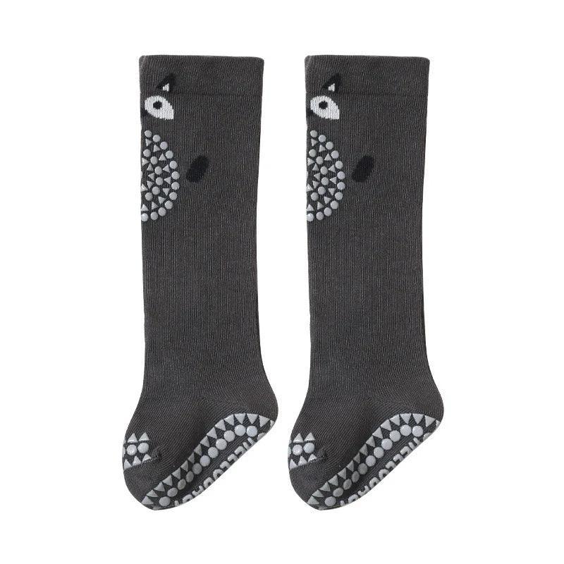 Gray knee-high socks with animal face and dot pattern, non-slip sole, soft knit material