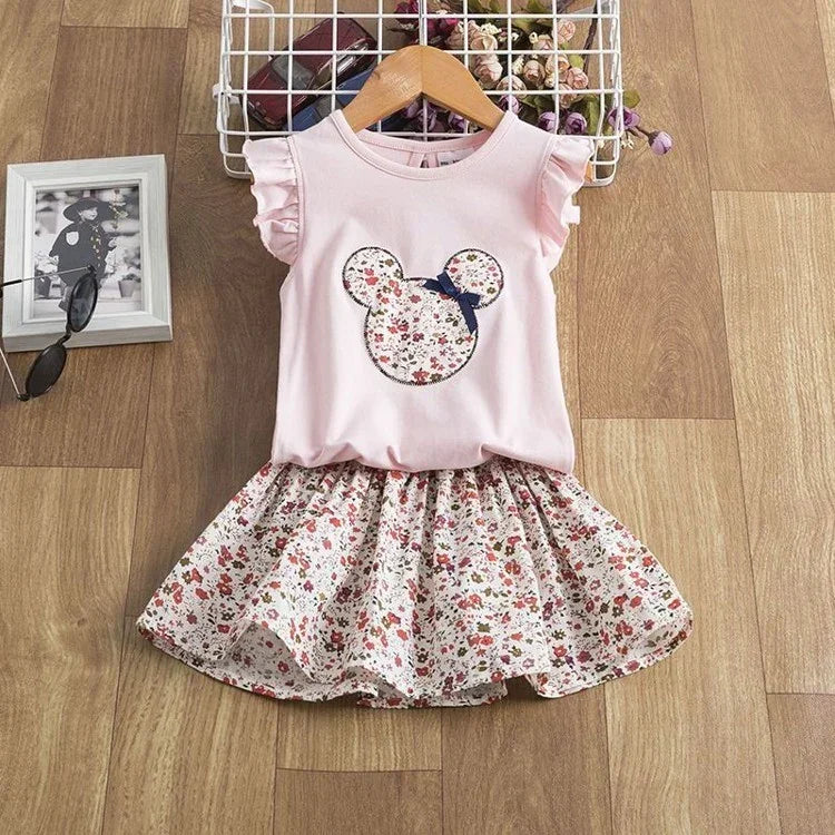 Pink short-sleeve floral cotton dress for girls with ruffled sleeves and bear patch design