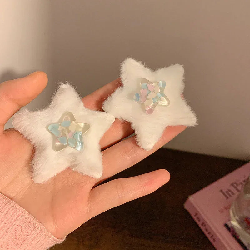 White fluffy star hair clips with pastel confetti in clear resin, cute streetwear accessory