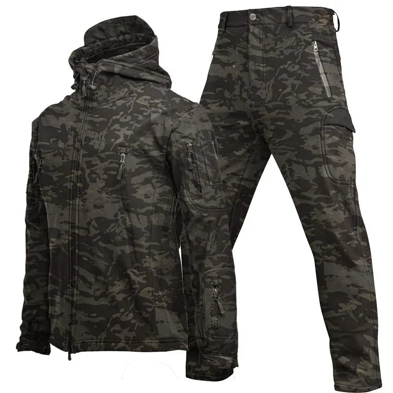 Men's black camouflage jacket and pants set with zip pockets, modern streetwear style