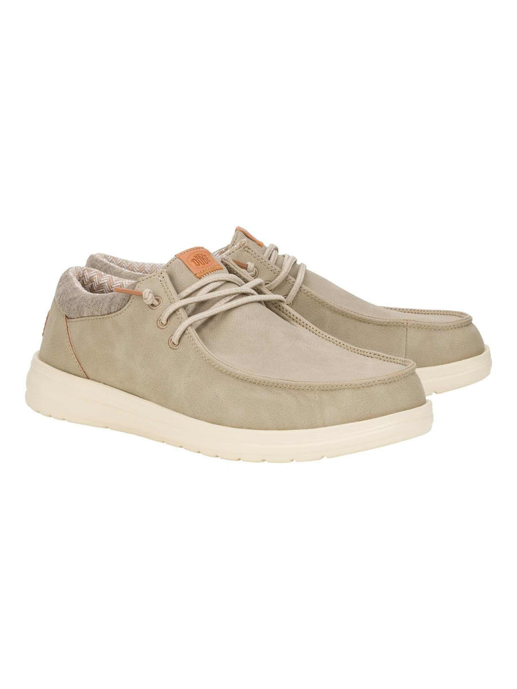 Men’s casual beige suede low-top lace-up shoes with white rubber soles, relaxed fit